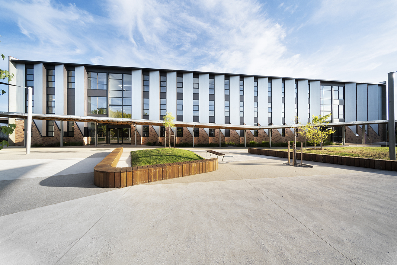 H2O-Architects-Melbourne-Australia-McKinnon Secondary College Senior Centre-01.jpg